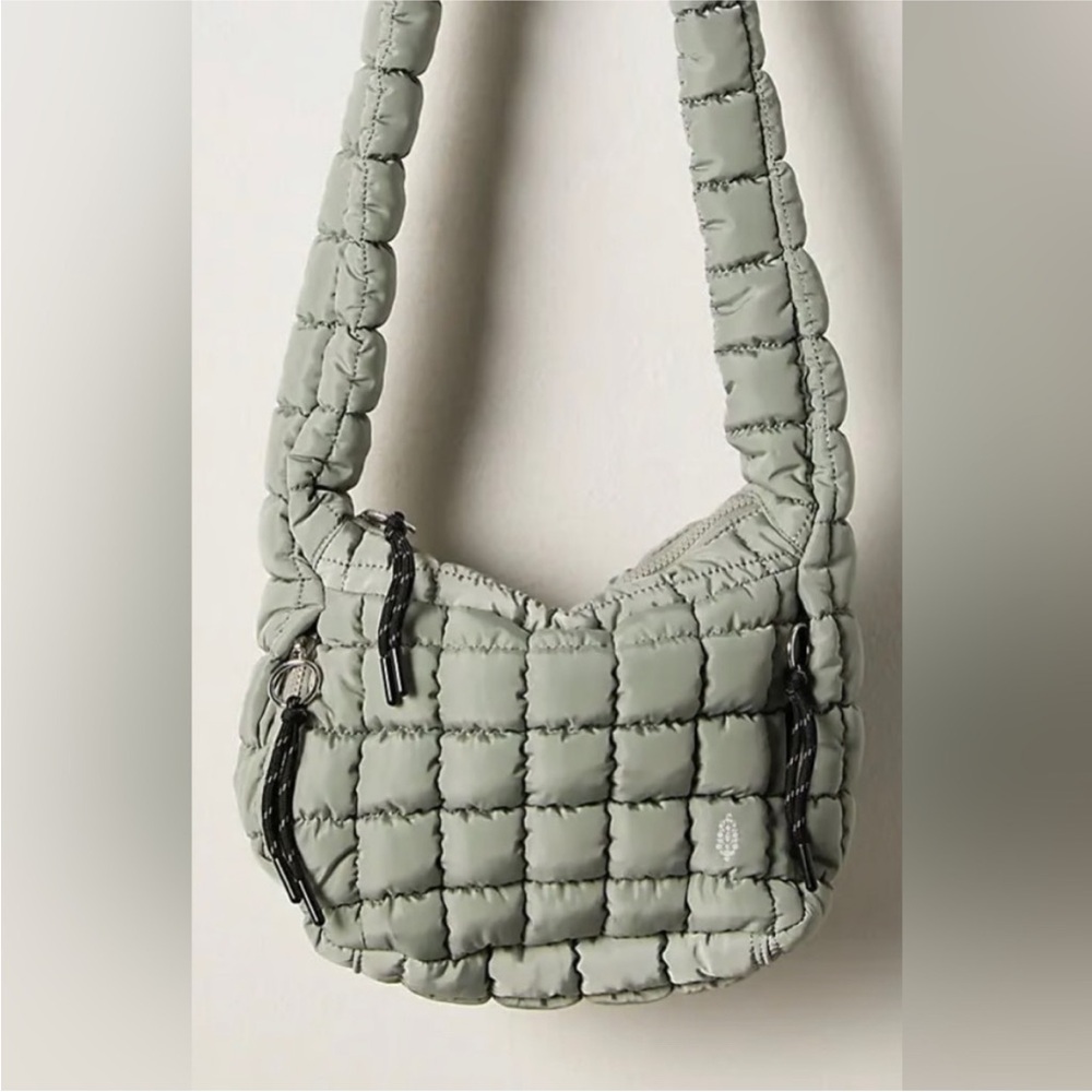 NWT Free People FP Movement Quilted Mini Carryall Sling - stone sage green - Picture 4 of 12